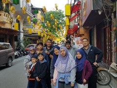 Miss Sharin with her family 