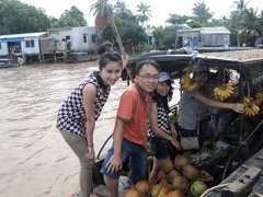 Visit floating market