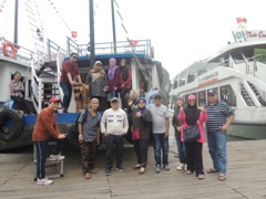 Miss Noorlia with her family