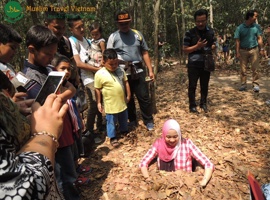 Muslim Cu Chi Tunnel Tour 1/2 Day (L)
